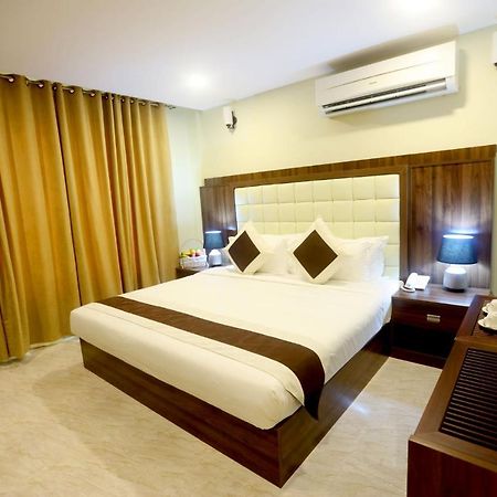 Golden Crown Hotel Alseeb Muscat Esterno foto