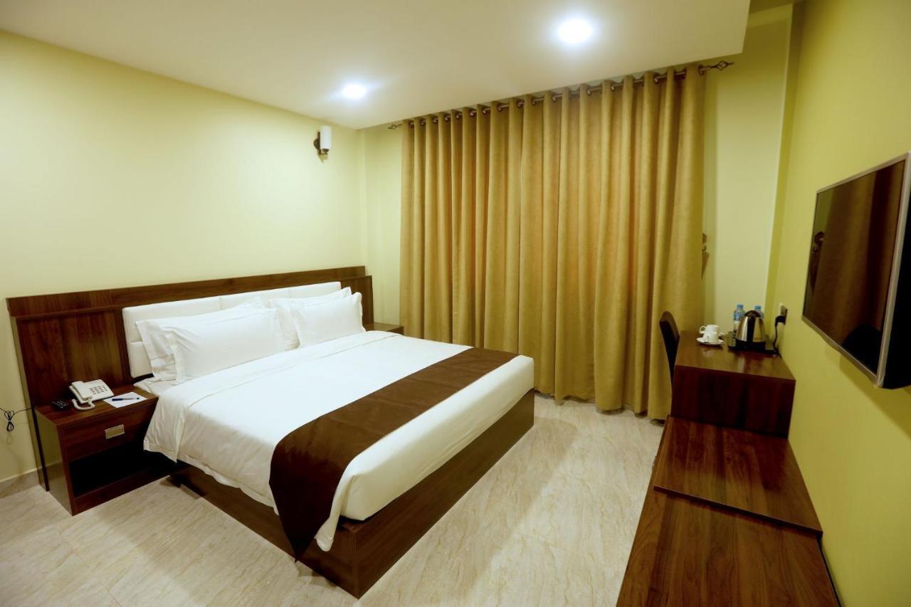 Golden Crown Hotel Alseeb Muscat Esterno foto