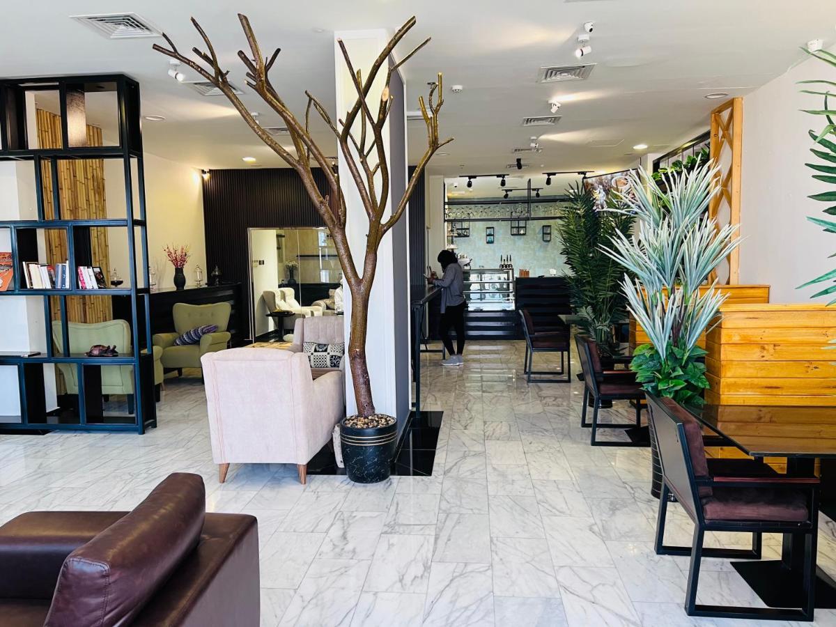 Golden Crown Hotel Alseeb Muscat Esterno foto