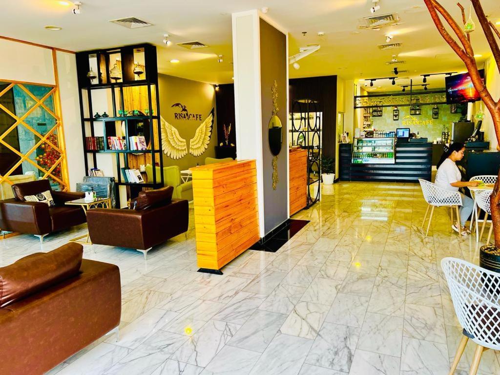 Golden Crown Hotel Alseeb Muscat Esterno foto