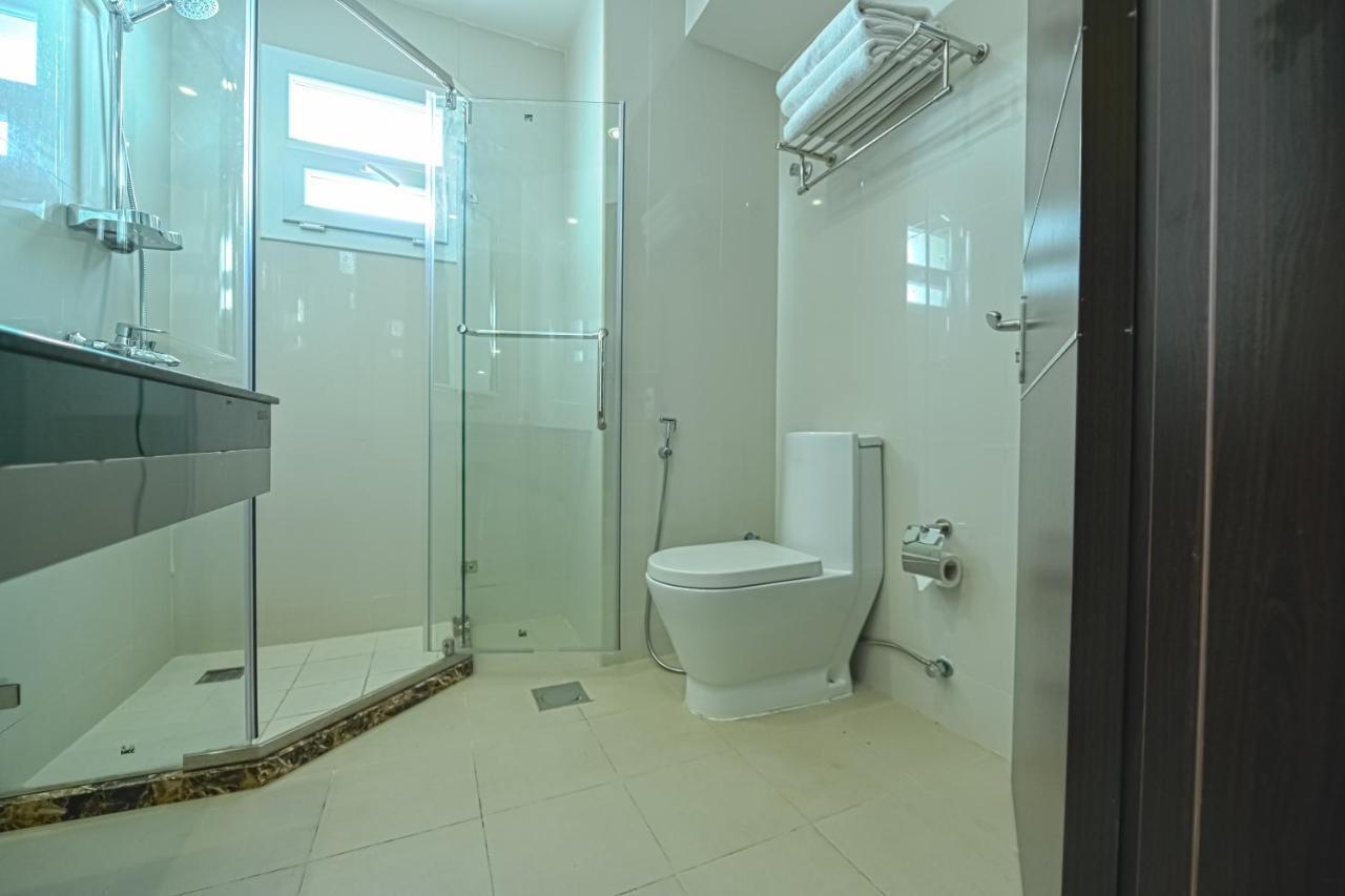 Golden Crown Hotel Alseeb Muscat Esterno foto