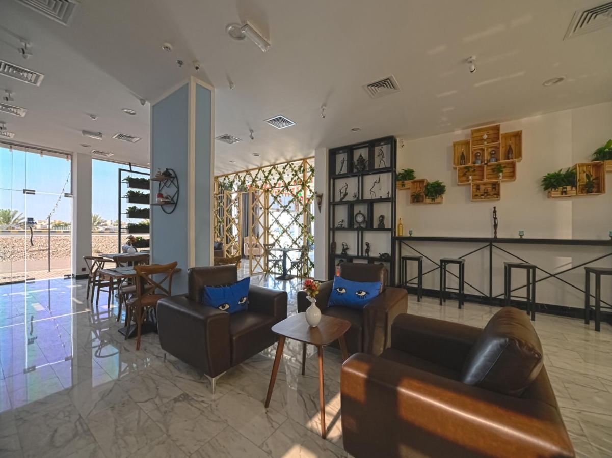 Golden Crown Hotel Alseeb Muscat Esterno foto